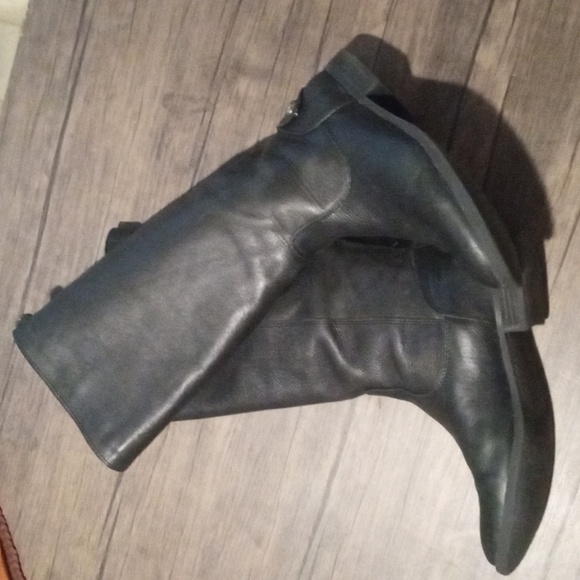 Arturo Chiang 9.5 Black Leather Boots Snap Details Beautiful! - Picture 9 of 16